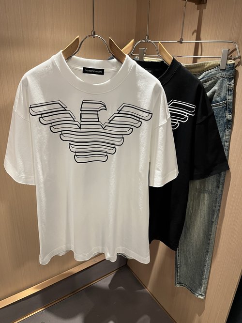 Armani Elegant Casual Cotton T-Shirt with Pressed Logo