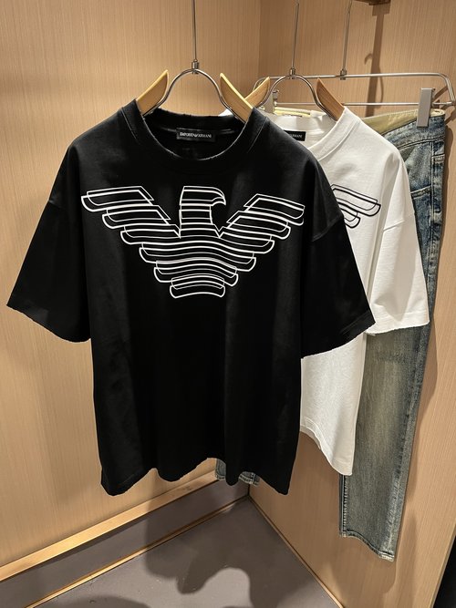 Armani Elegant Casual Cotton T-Shirt with Pressed Logo