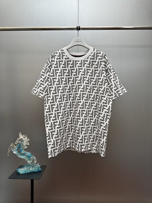 Fendi Full-Print Monogram T-Shirt for a Fashionable Appearance