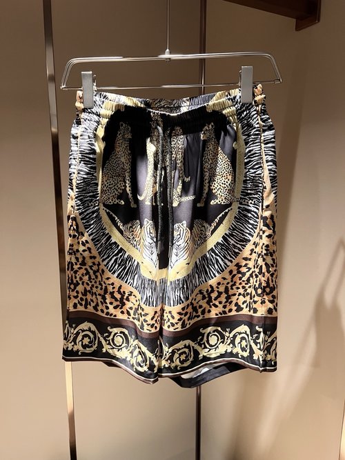 Versace Exquisite Printed Silk Pajama Set with a Luxury Look
