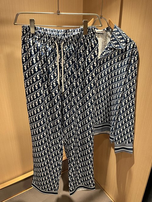 Dior Luxury Silk Sleepwear Set Suitable for All Occasions